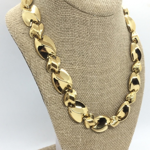 3/$30 VINTAGE 80S GOLD TONE CHUNKY CHAIN NECKLACE TEXTURED MOGUL RUNWAY RETRO - Picture 4 of 12